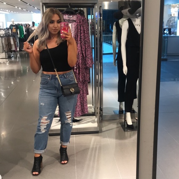 Meet your Posher, Brittany - Picture 4 of 4